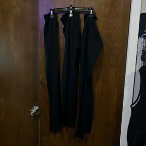 One Size Fits All
2 pairs r Resilience brand 
1 pairs is No Name